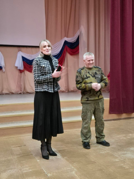 В школе прошла торжественная линейка.