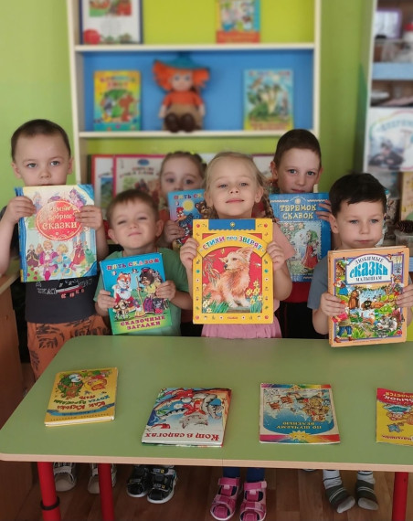 В дошкольных группах отметили Международный день детской книги..
